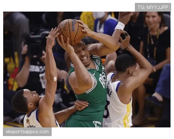 库珀·弗拉格关键挡拆拉开空间 提升球队进攻效率明显