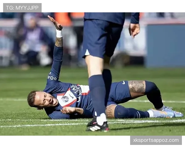 C罗与内马尔晚年竞技状态的核心差距：自律性、战术适配与身体机能维持机制